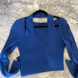 Beautiful stretching material tip in colour blue